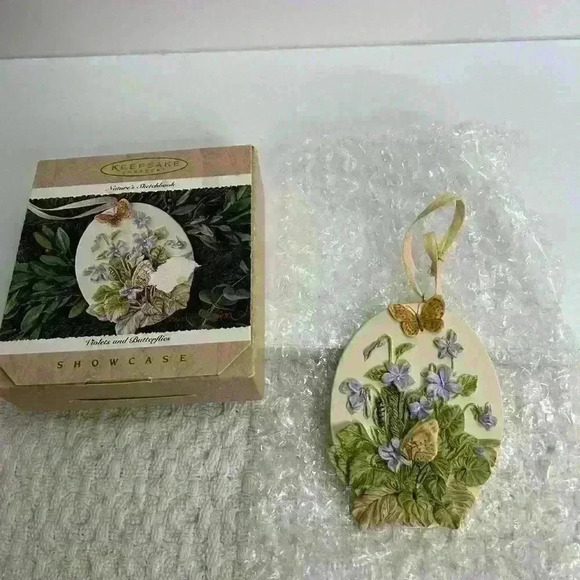 Hallmark 1995 Violets and Butterflies ornament - Picture 3 of 8